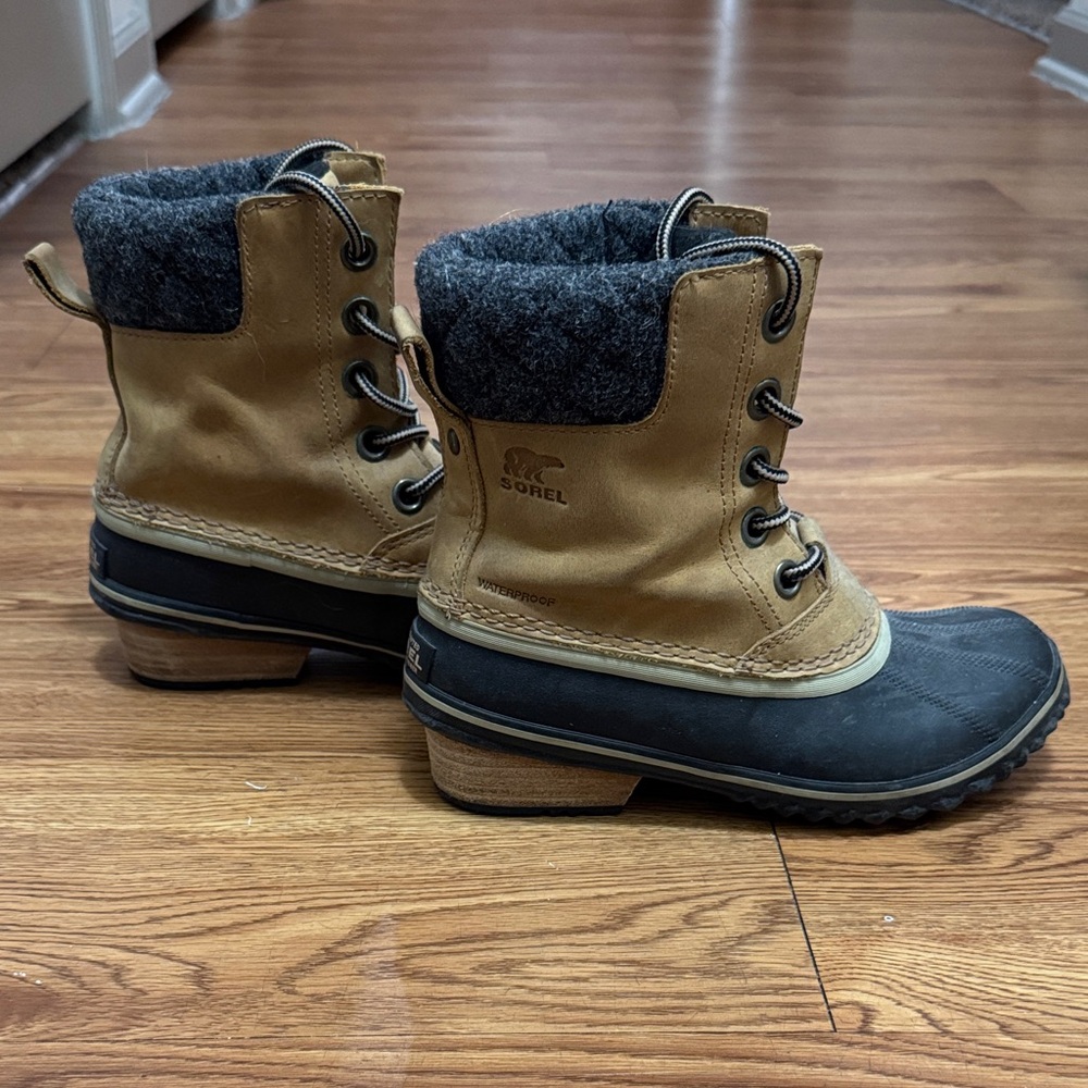 Sorel Tan and Black Lace-Up Boots